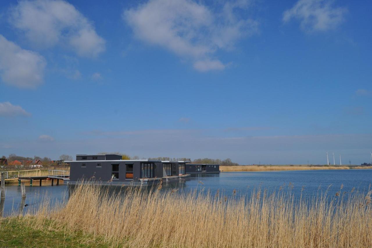 Hausboot Der Frieslaender Im Wangermeer シリヒ エクステリア 写真