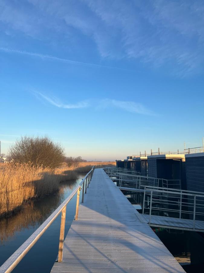Hausboot Der Frieslaender Im Wangermeer シリヒ エクステリア 写真