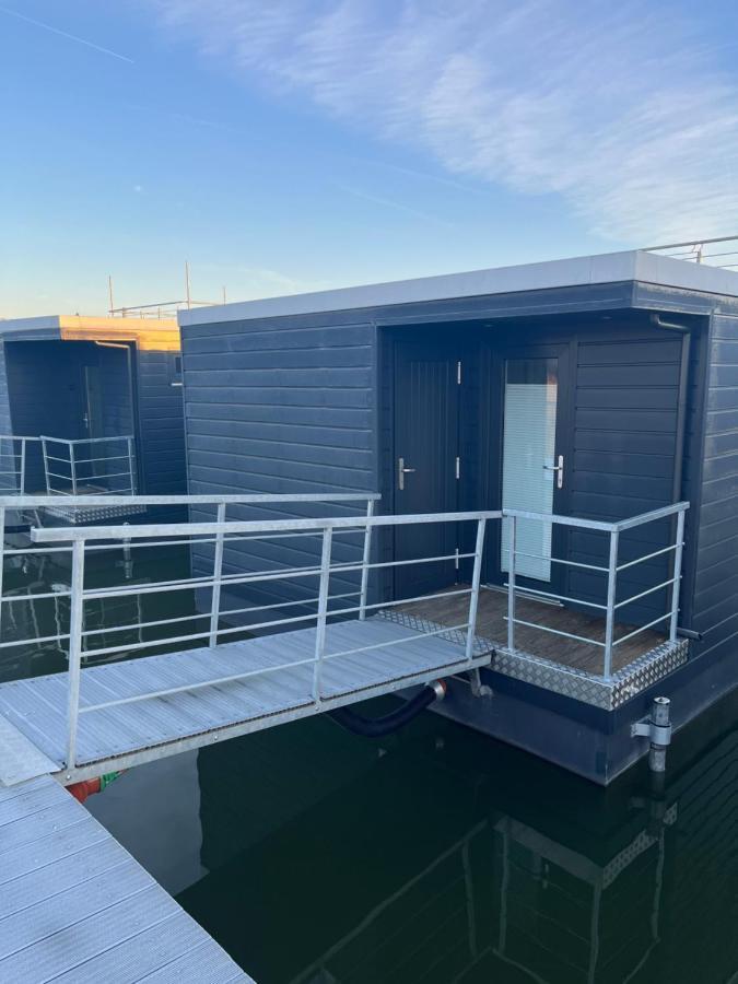 Hausboot Der Frieslaender Im Wangermeer シリヒ エクステリア 写真